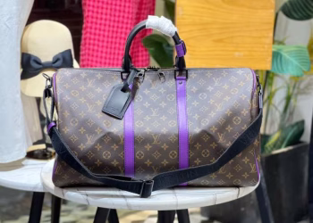 Louis Vuitton Men’s Travel Bag – Crossbody & Top-Handle Men’s Bag