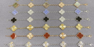 A complete collection of imitation Van Cleef & Arpels (VCA) four-leaf clover five-flower bracelet styles